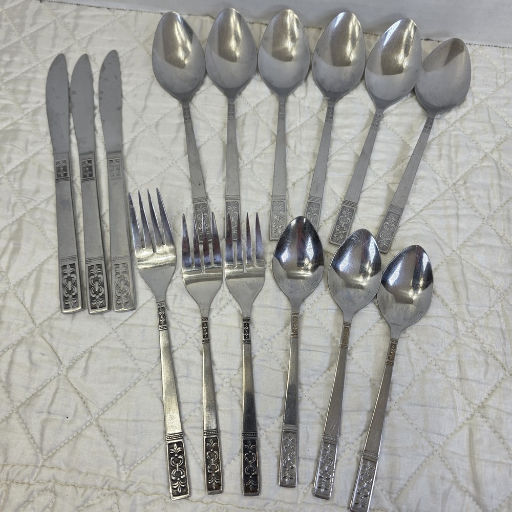 Vintage MCM Customcraft Fleur De Lis Flatware Silverware 15-Piece Set Stainless